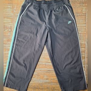 Vintage Y2k Nike Capri Track Pant Black Tag Women’s Medium M (8-10) Green Stripe